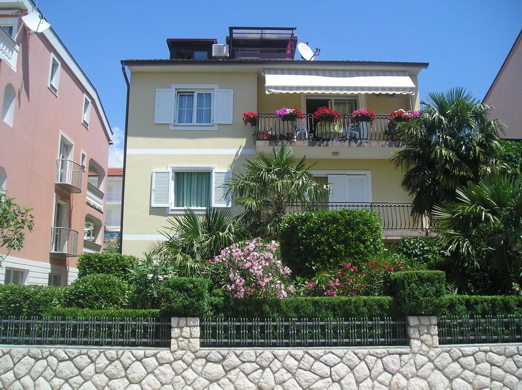 Family Apartments Ankica 茨里克韦尼察 外观 照片